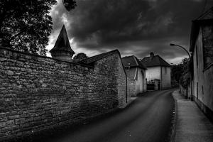 Ruelle sous l'orage